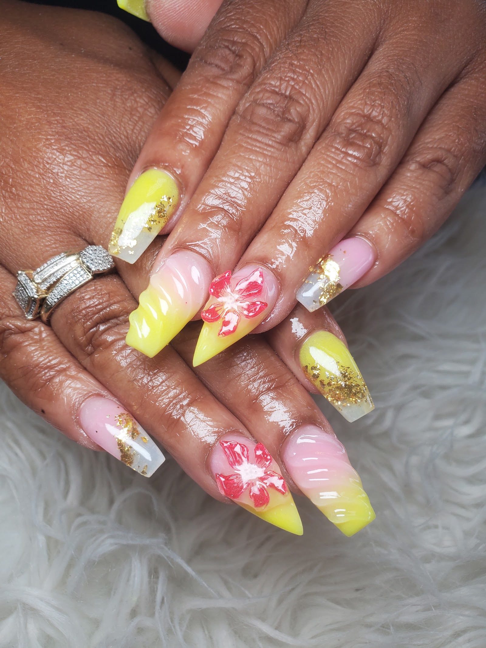 Lovely Nails nail photo 6